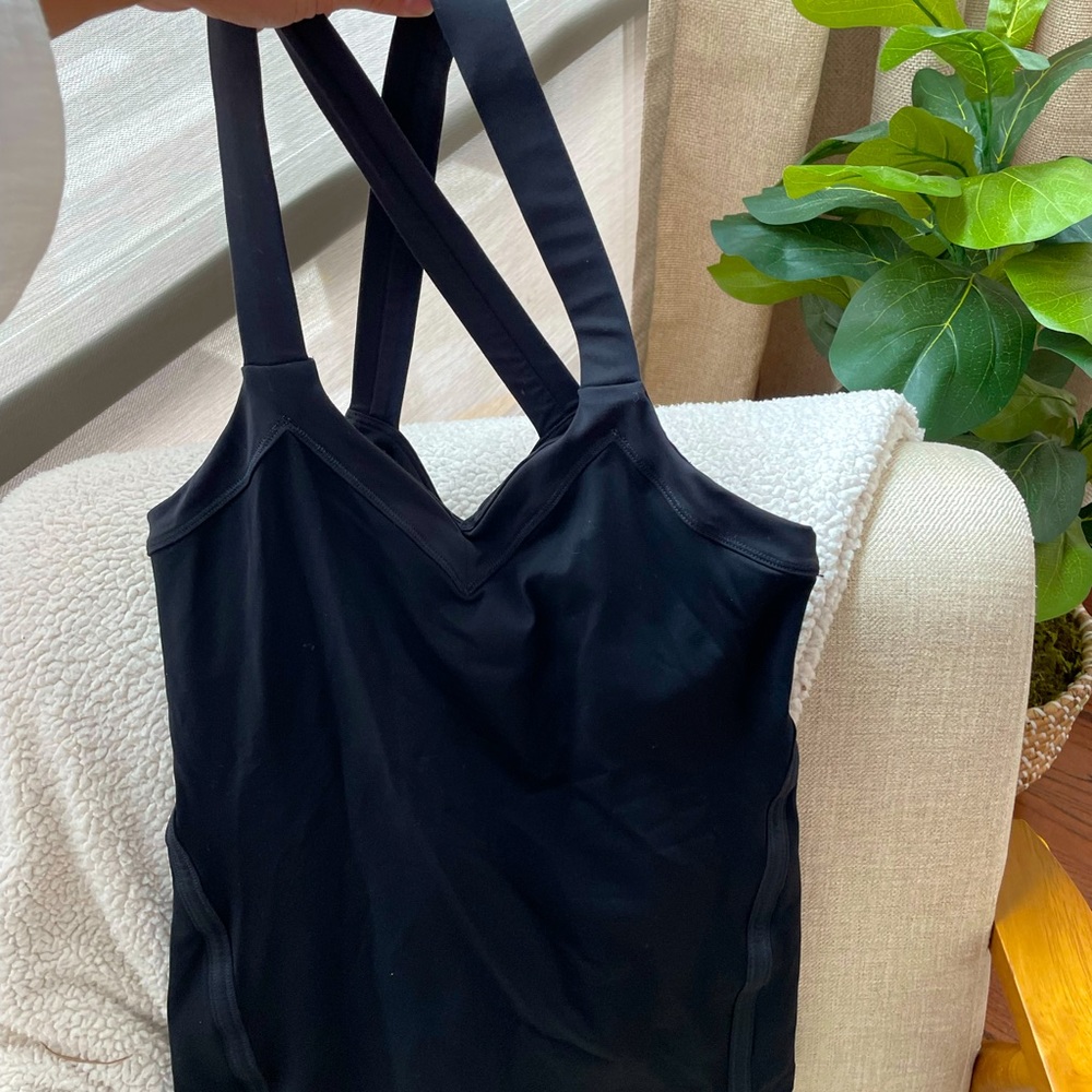 Black lululemon running tank top